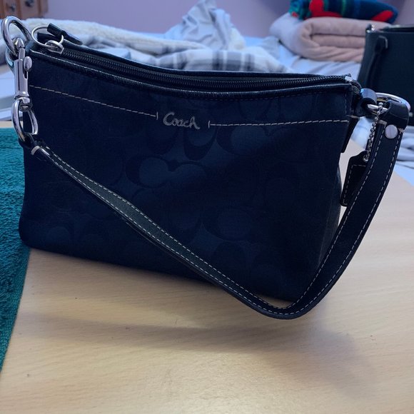 Coach Wrislet - Picture 2 of 2